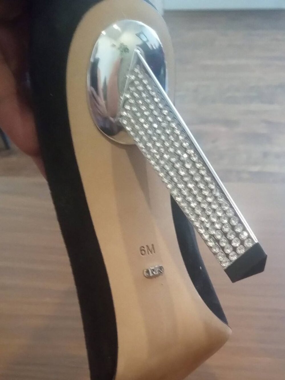 Michael Kors Halle Suede Pump Size 6M